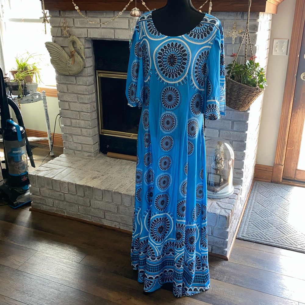 REBORN Brand Blue Medallion Print Maxi Dress w/ Pockets Size Large L Stunning!